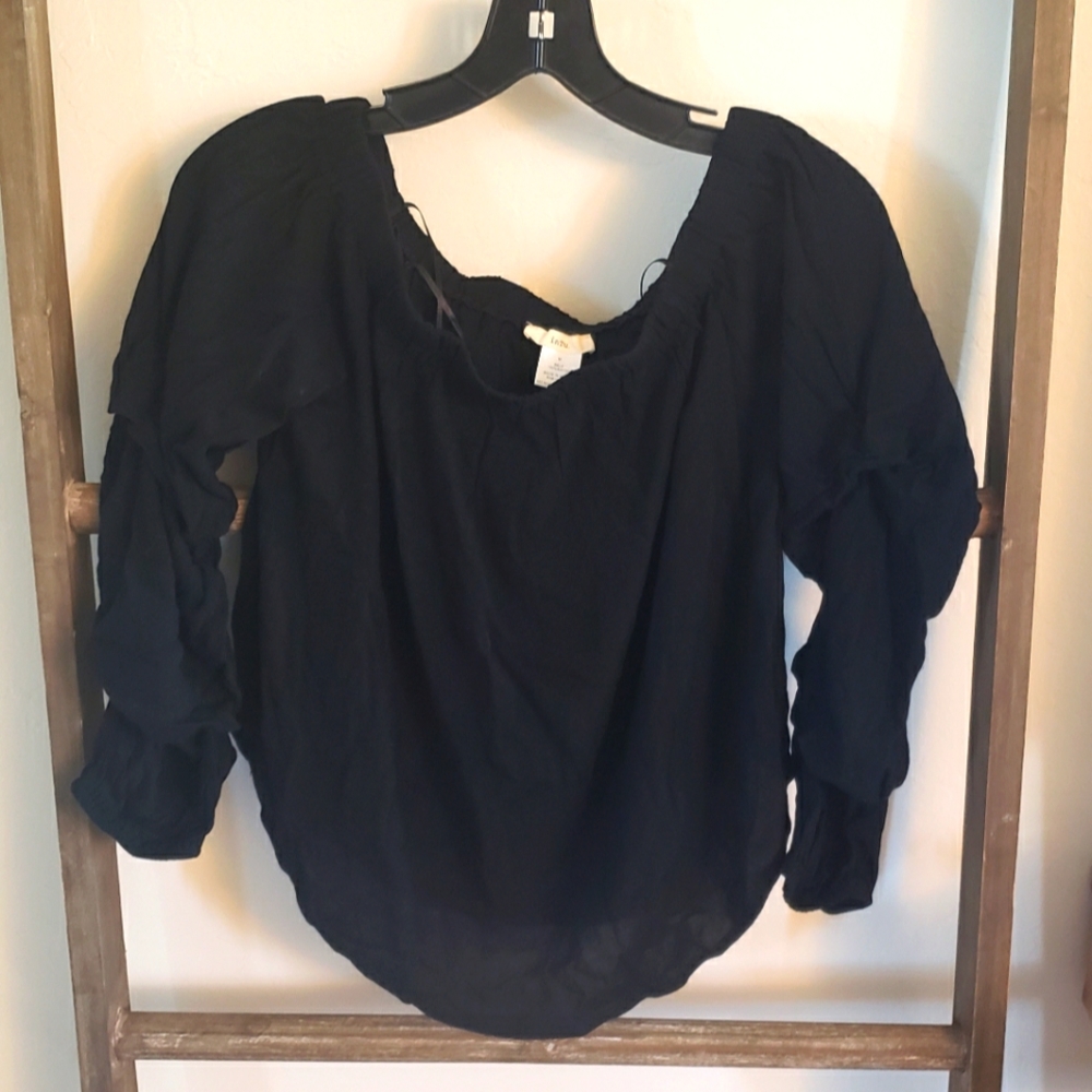 InTu Off the Shoulder Gypsy Blouse Sz M NWT